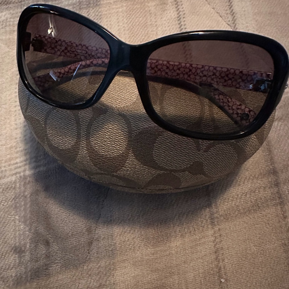 Coach sunglasses with case and wristlet. Never used - Picture 3 of 8